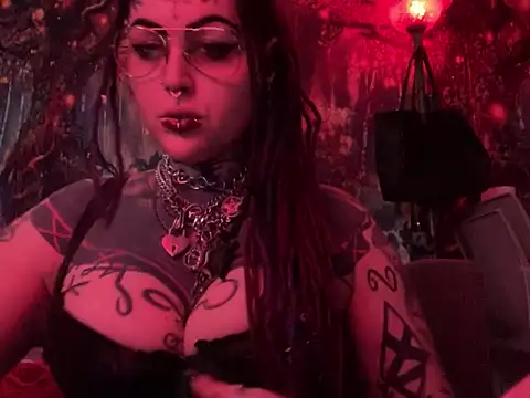 Snapshot of nyxvelon chatting on November 14, 2025, 1:59 pm nyxvelon online show from November 14, 2025, 1:59 pm