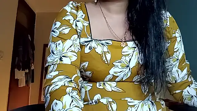 horny milf couple online show from May 31, 2026, 6:02 pm