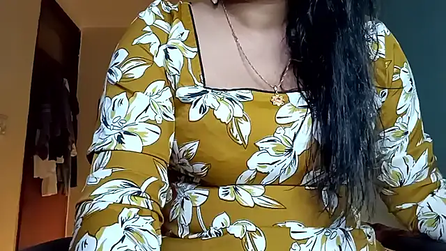 horny milf couple online show from May 31, 2026, 6:09 pm