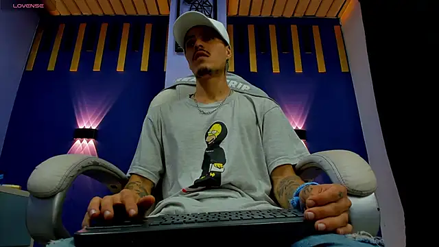 Snapshot of imsammytop chatting on November 18, 2025, 12:41 pm imsammytop online show from November 18, 2025, 12:41 pm