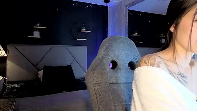 Snapshot of giapearl25 chatting on October 14, 2025, 1:12 pm giapearl25 online show from October 14, 2025, 1:12 pm