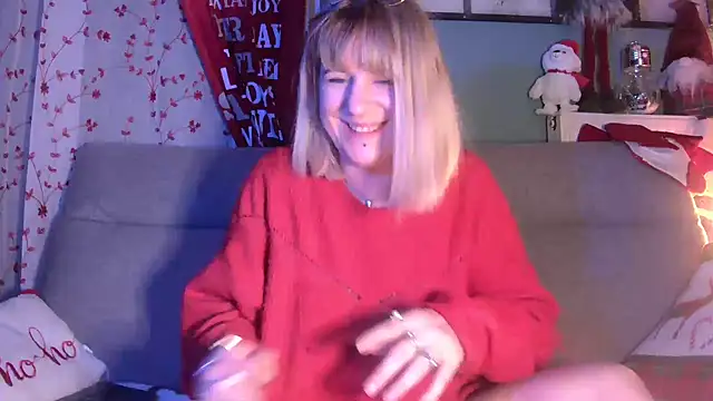 Snapshot of Delichieuse5 chatting on December 16, 2024, 11:39 pm Delichieuse5 online show from December 16, 2024, 11:39 pm