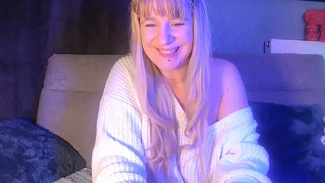 Snapshot of Delichieuse5 chatting on February 19, 2025, 11:46 pm Delichieuse5 online show from February 19, 2025, 11:46 pm