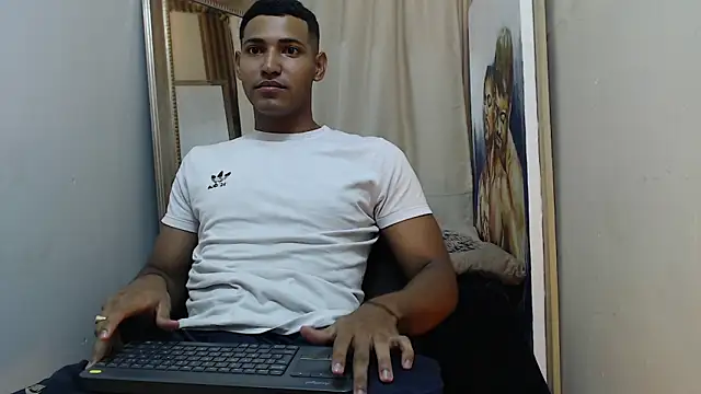 Snapshot of drake_cerra chatting on October 5, 2025, 3:30 am drake cerra online show from October 5, 2025, 3:30 am