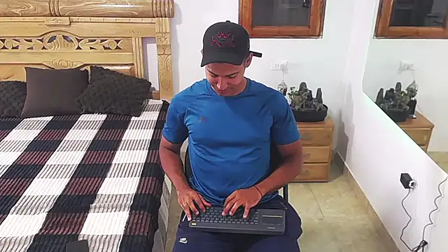 Snapshot of drake_cerra chatting on November 19, 2025, 3:17 am drake cerra online show from November 19, 2025, 3:17 am