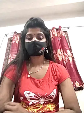 Queen-Any online show from November 4, 2025, 10:02 pm