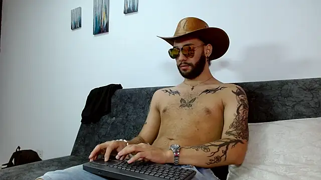 angel kyrozz online show from October 29, 2025, 7:35 pm