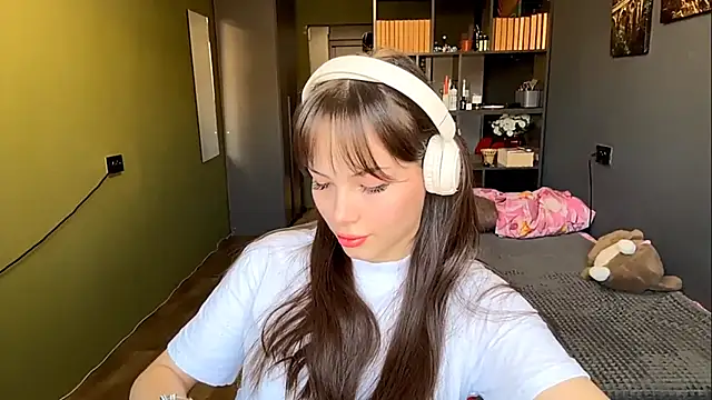 MysticAlisa online show from December 2, 2025, 6:15 am