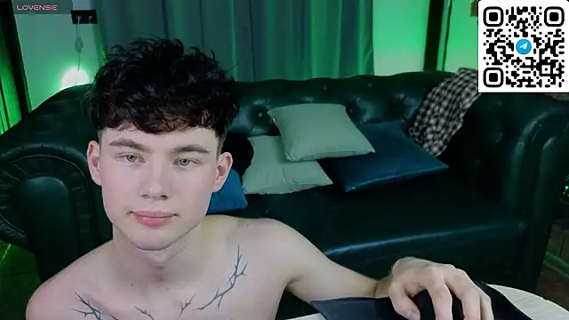 Cute Mike online show from February 25, 2026, 8:52 pm