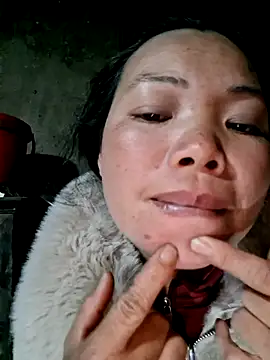 Snapshot of miomio-12 chatting on February 13, 2026, 3:23 pm miomio-12 online show from February 13, 2026, 3:23 pm