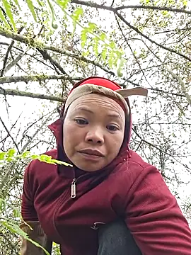 Snapshot of miomio-12 chatting on December 14, 2025, 8:09 am miomio-12 online show from December 14, 2025, 8:09 am