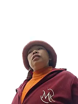 Snapshot of miomio-12 chatting on December 20, 2025, 2:25 am miomio-12 online show from December 20, 2025, 2:25 am