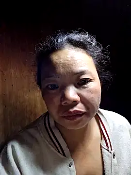 Snapshot of miomio-12 chatting on December 5, 2025, 8:28 pm miomio-12 online show from December 5, 2025, 8:28 pm