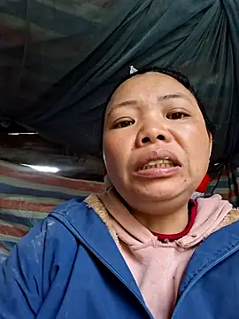 Snapshot of miomio-12 chatting on February 4, 2026, 6:52 am miomio-12 online show from February 4, 2026, 6:52 am