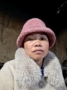 Snapshot of miomio-12 chatting on February 2, 2026, 2:32 am miomio-12 online show from February 2, 2026, 2:32 am