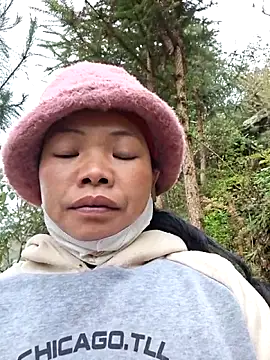 Snapshot of miomio-12 chatting on December 17, 2025, 12:37 am miomio-12 online show from December 17, 2025, 12:37 am