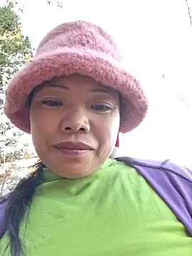 Snapshot of miomio-12 chatting on December 15, 2025, 9:37 am miomio-12 online show from December 15, 2025, 9:37 am