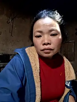 Snapshot of miomio-12 chatting on January 17, 2026, 1:04 pm miomio-12 online show from January 17, 2026, 1:04 pm