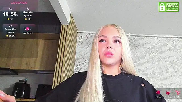 Snapshot of Daisy_Abby03 chatting on October 22, 2025, 4:01 am Daisy Abby03 online show from October 22, 2025, 4:01 am