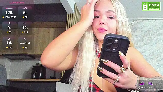 Snapshot of Daisy_Abby03 chatting on October 28, 2025, 5:29 am Daisy Abby03 online show from October 28, 2025, 5:29 am