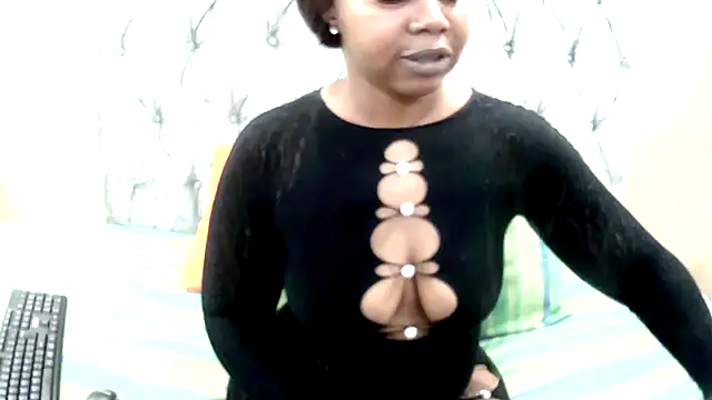 Snapshot of Lollilips105 chatting on December 2, 2025, 5:47 pm Lollilips105 online show from December 2, 2025, 5:47 pm