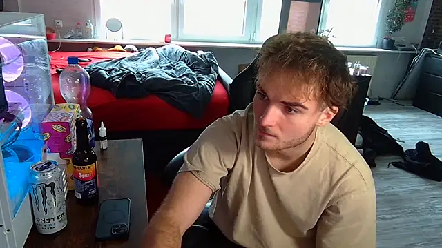 Snapshot of WolkenJunge2006 chatting on October 6, 2025, 10:05 am WolkenJunge2006 online show from October 6, 2025, 10:05 am