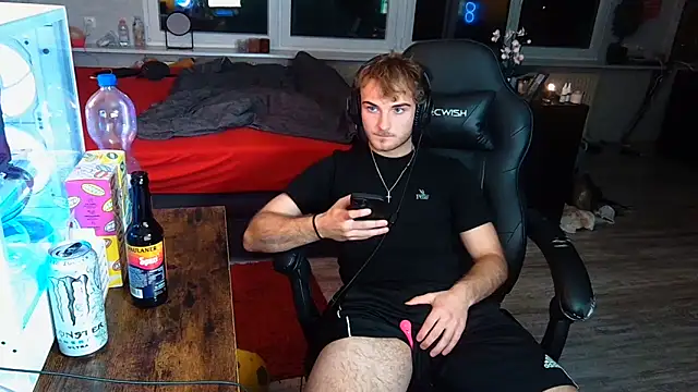 Snapshot of WolkenJunge2006 chatting on October 5, 2025, 6:42 pm WolkenJunge2006 online show from October 5, 2025, 6:42 pm