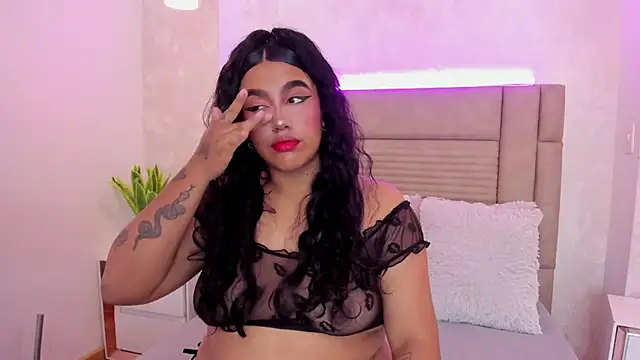 Snapshot of CatalinaCoopper chatting on December 4, 2025, 4:33 am CatalinaCoopper online show from December 4, 2025, 4:33 am