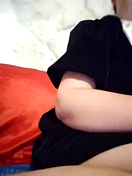 Babyloudi online show from October 16, 2025, 2:53 am