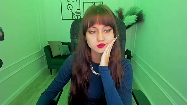 Snapshot of TiffanyYounge chatting on November 7, 2025, 12:42 pm TiffanyYounge online show from November 7, 2025, 12:42 pm