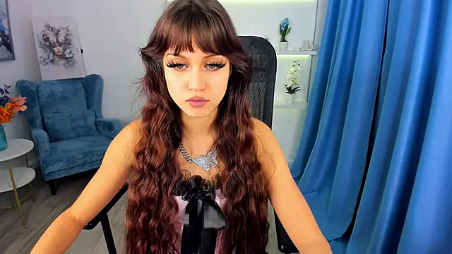 Snapshot of TiffanyYounge chatting on November 26, 2025, 12:16 pm TiffanyYounge online show from November 26, 2025, 12:16 pm