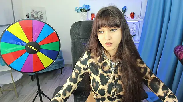 Snapshot of TiffanyYounge chatting on November 1, 2025, 11:26 am TiffanyYounge online show from November 1, 2025, 11:26 am