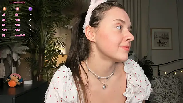 ThelmaJusto online show from March 21, 2026, 4:00 pm