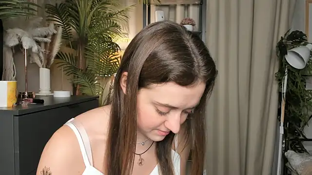 ThelmaJusto online show from November 6, 2025, 2:21 pm