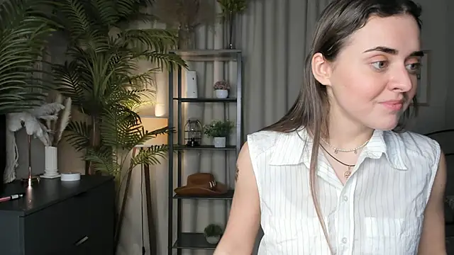 ThelmaJusto online show from November 8, 2025, 2:20 pm