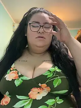 gothlove666 online show from October 9, 2025, 2:06 pm