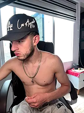 noah red online show from October 23, 2025, 3:21 pm