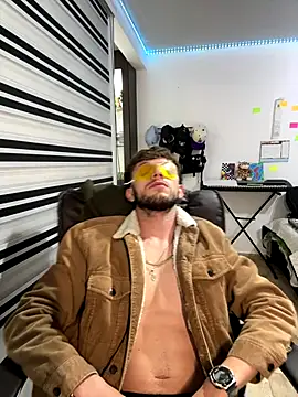 noah red online show from October 30, 2025, 1:37 am