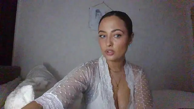 Snapshot of DommeMariaLopez95 chatting on December 15, 2025, 8:25 pm DommeMariaLopez95 online show from December 15, 2025, 8:25 pm