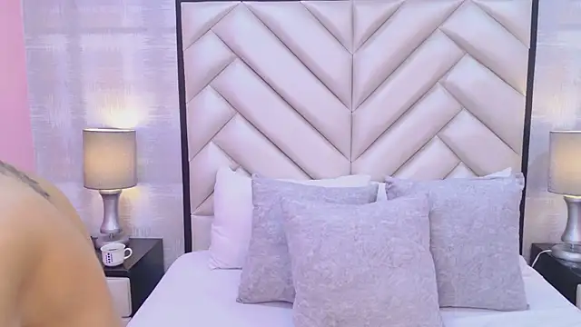 CristalShayy online show from February 18, 2026, 11:50 am