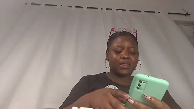 Kim Browns online show from April 1, 2026, 2:13 am