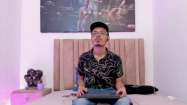 Snapshot of Timothe_Evans chatting on December 4, 2025, 3:49 am Timothe Evans online show from December 4, 2025, 3:49 am