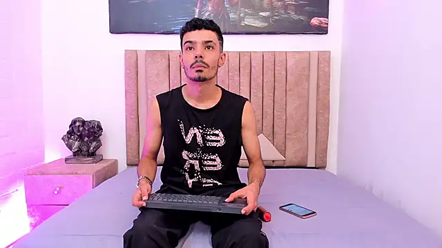 Snapshot of Timothe_Evans chatting on October 25, 2025, 8:42 pm Timothe Evans online show from October 25, 2025, 8:42 pm