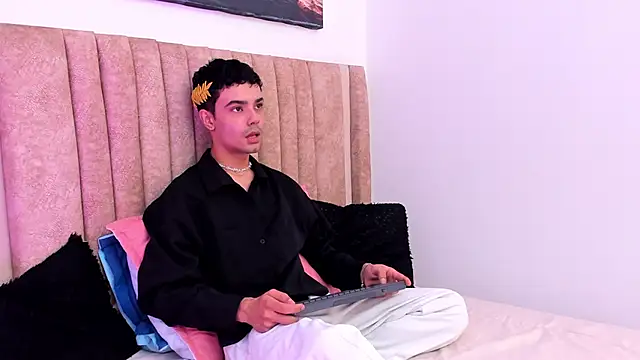 Snapshot of Timothe_Evans chatting on November 14, 2025, 8:01 pm Timothe Evans online show from November 14, 2025, 8:01 pm