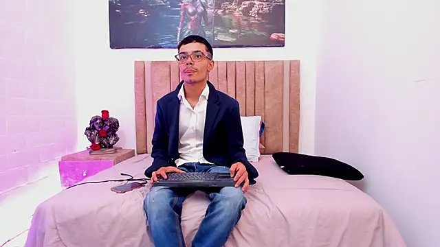 Snapshot of Timothe_Evans chatting on November 20, 2025, 8:20 pm Timothe Evans online show from November 20, 2025, 8:20 pm