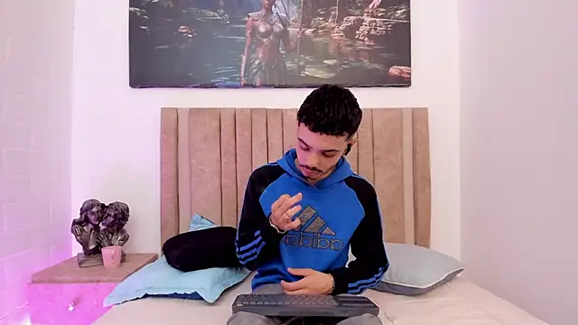 Snapshot of Timothe_Evans chatting on December 3, 2025, 4:02 am Timothe Evans online show from December 3, 2025, 4:02 am