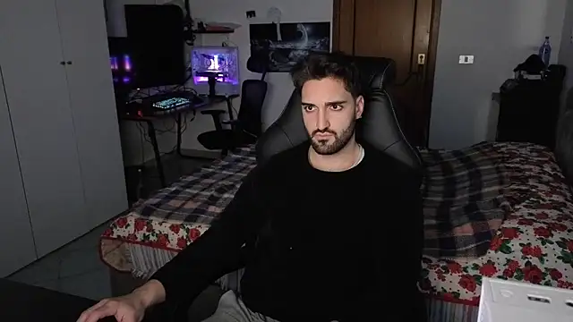 Snapshot of Al3xox02 chatting on February 2, 2026, 4:39 pm Al3xox02 online show from February 2, 2026, 4:39 pm