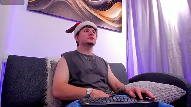 Snapshot of Leoo_Miller chatting on November 29, 2025, 4:56 am Leoo Miller online show from November 29, 2025, 4:56 am