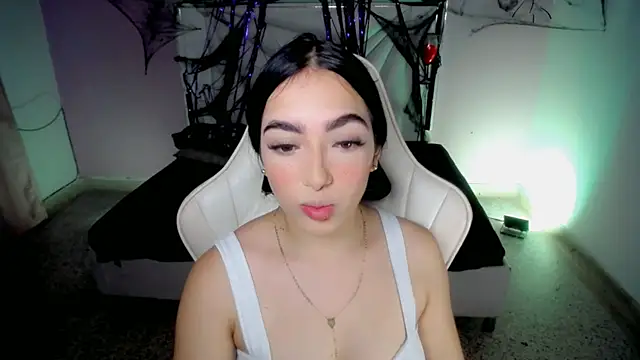 Snapshot of cielooo_ chatting on October 28, 2025, 8:19 pm cielooo online show from October 28, 2025, 8:19 pm