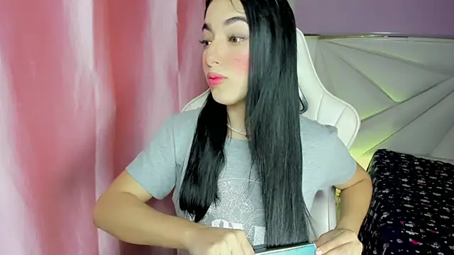 Snapshot of cielooo_ chatting on December 4, 2025, 8:30 pm cielooo online show from December 4, 2025, 8:30 pm